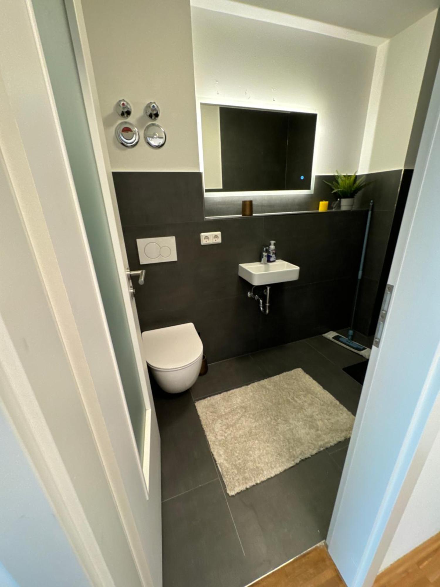 Moderne Ferienwohnung Mit Terrasse เวิร์ซบวร์ก ภายนอก รูปภาพ